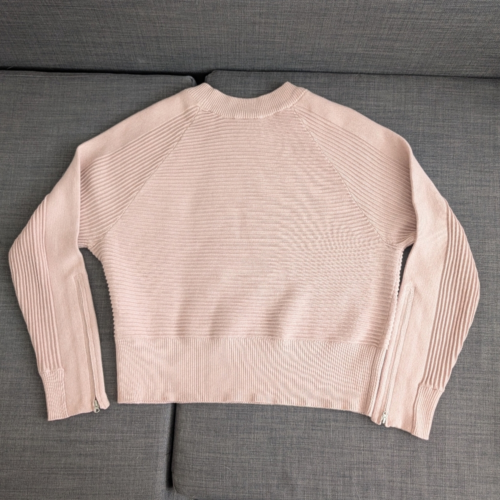 FLX performance ribbed sweater. Zipper arms. Light pinky-purple. Size small - Picture 2 of 4